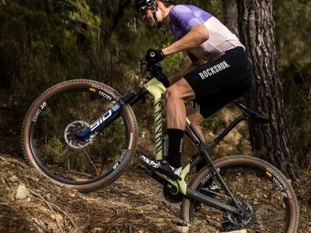 2025 Canyon Lux World Cup CFR AXS Mountain Bike ~ KINGCYCLESPORT